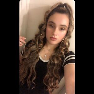 Meet your Posher, Cassandra